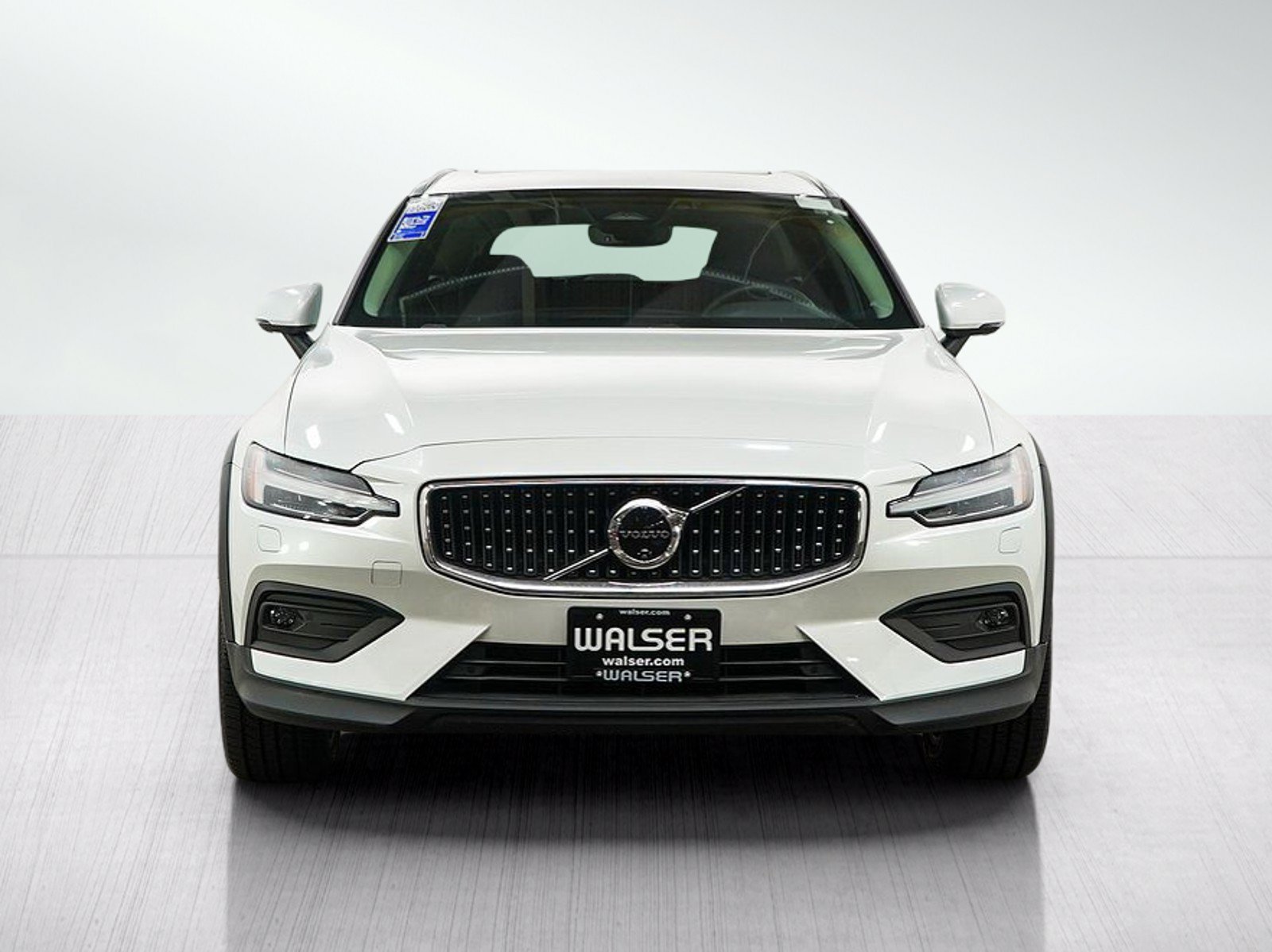 Used 2025 Volvo V60 B5 Cross Country Plus AWD/4WD image 8