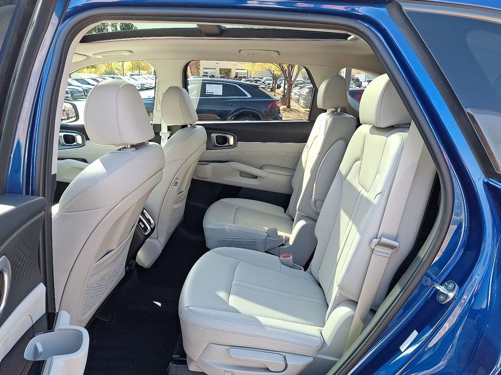 Used 2023 Kia Sorento SX image 11