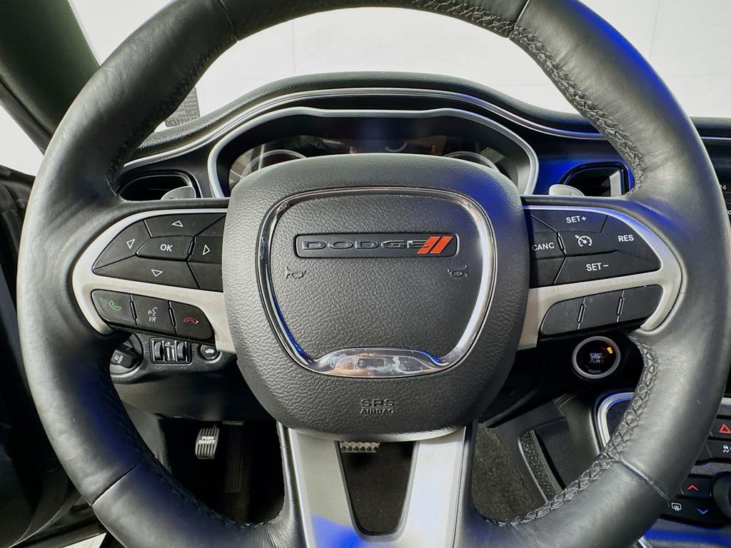 Used 2015 Dodge Challenger R/T Scat Pack w/ Scat Pack Appearance Package RWD image 43