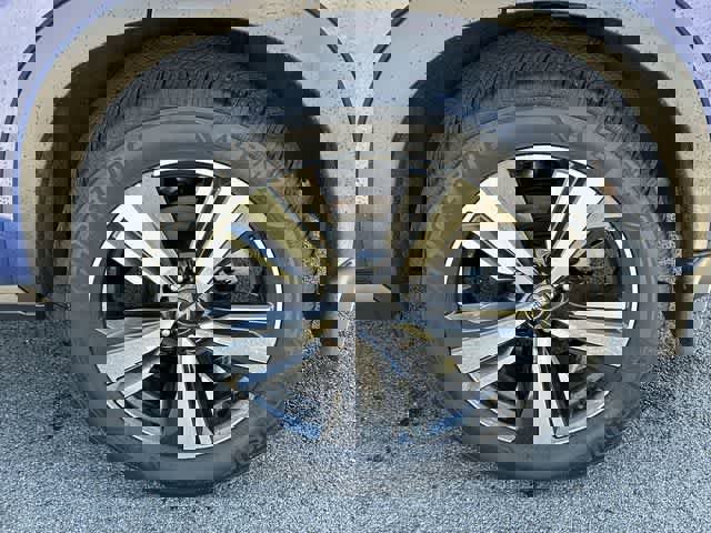 Used 2023 Nissan Rogue Platinum image 5