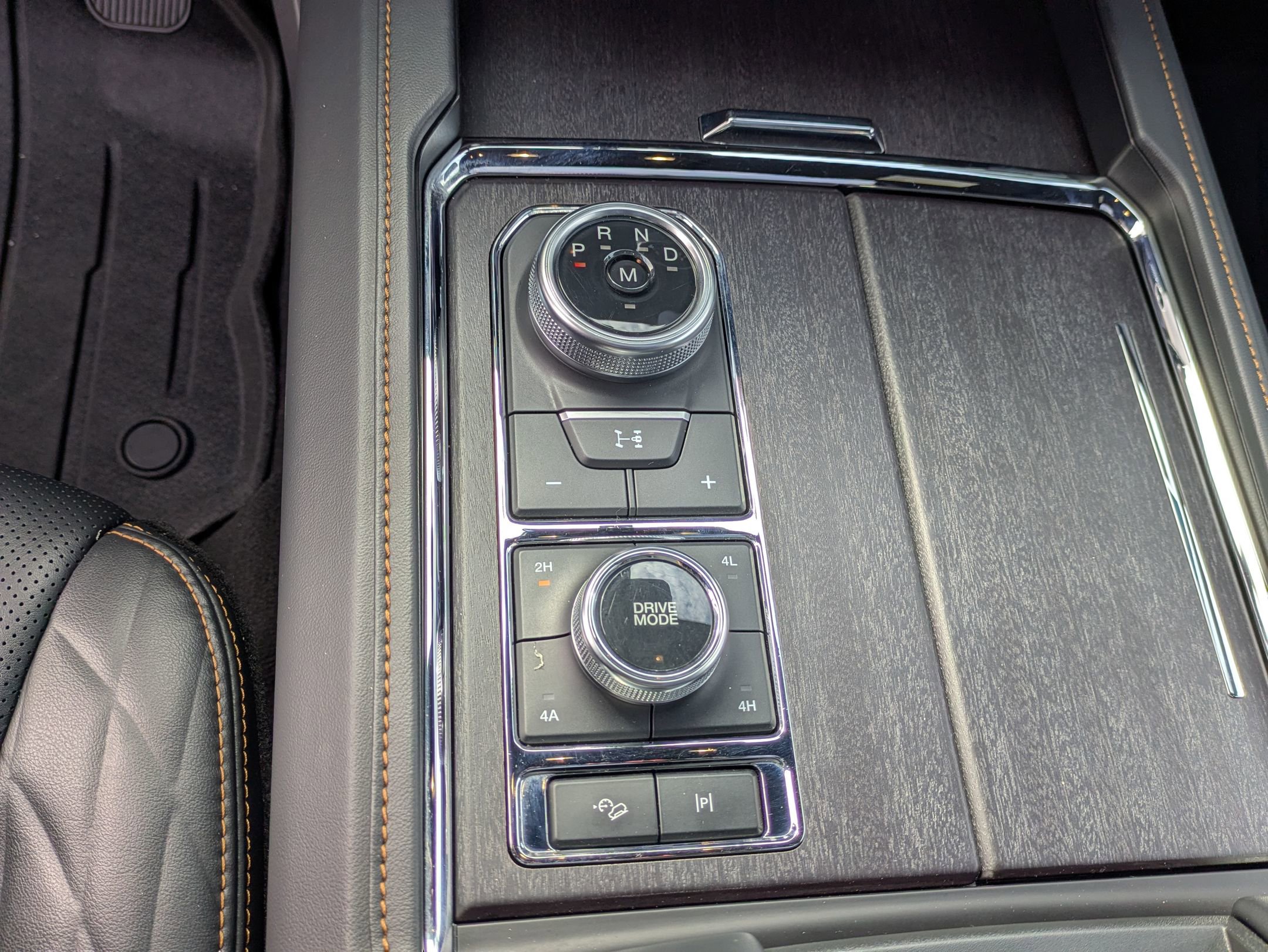 Certified 2024 Ford Expedition Platinum image 24