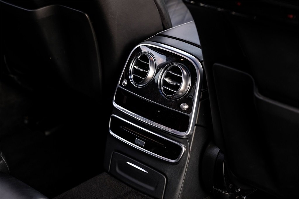 Used 2019 Mercedes-Benz S 560e w/ AMG Line Exterior image 42