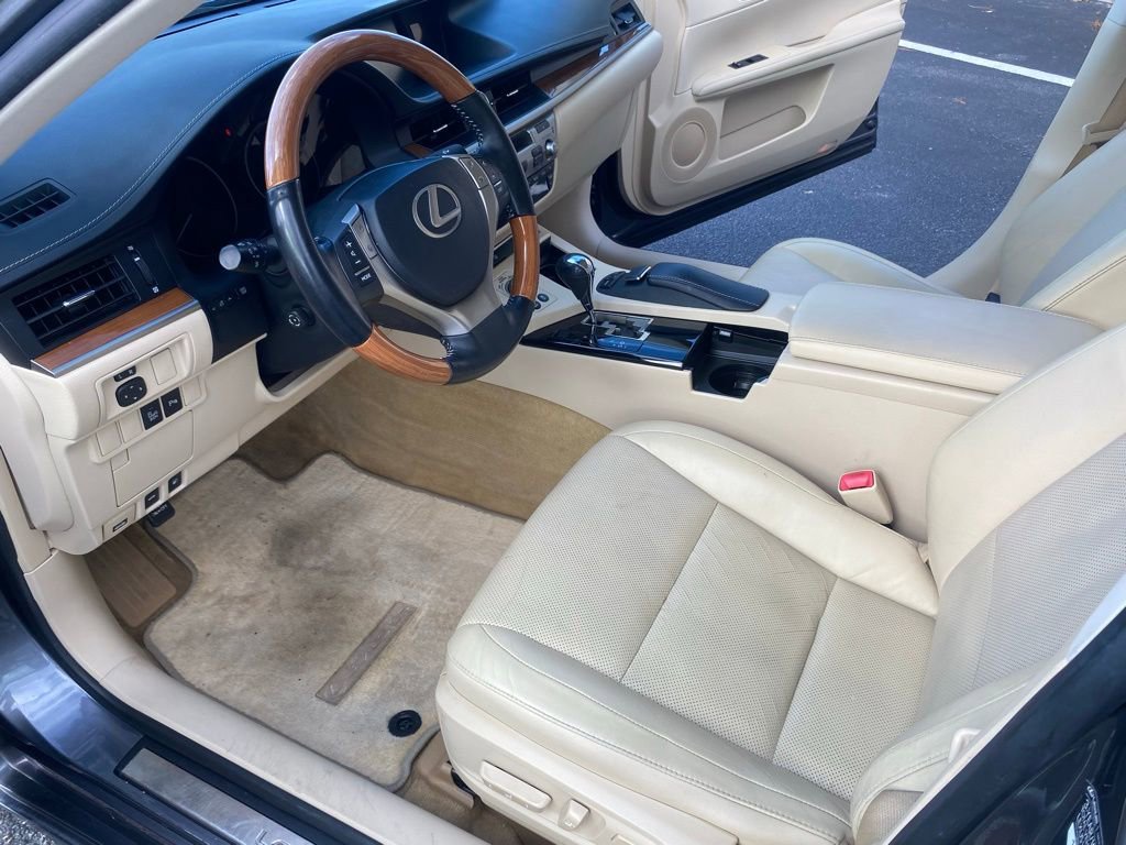 Used 2014 Lexus ES 300h image 11