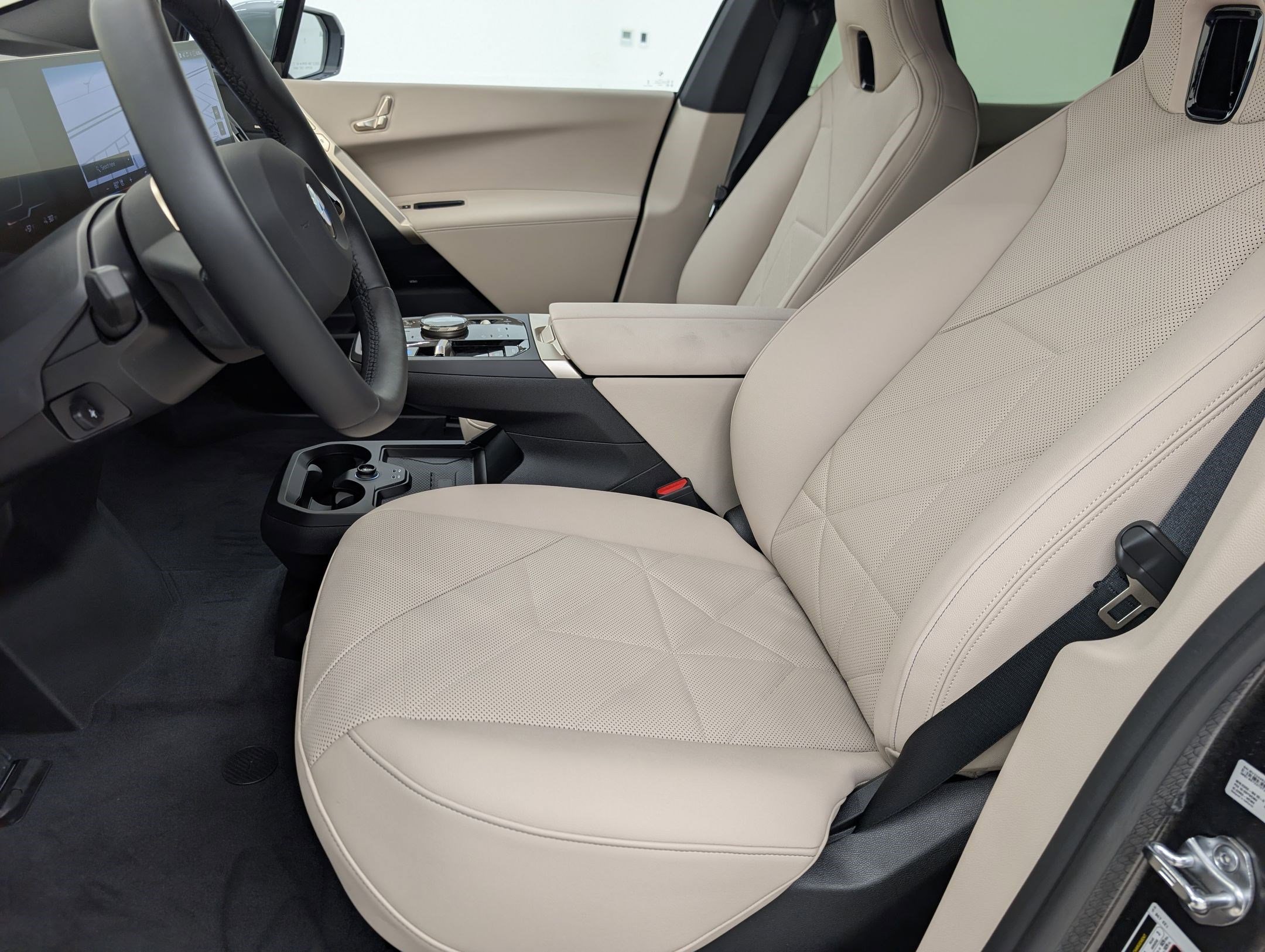 New 2026 BMW iX xDrive60 image 5