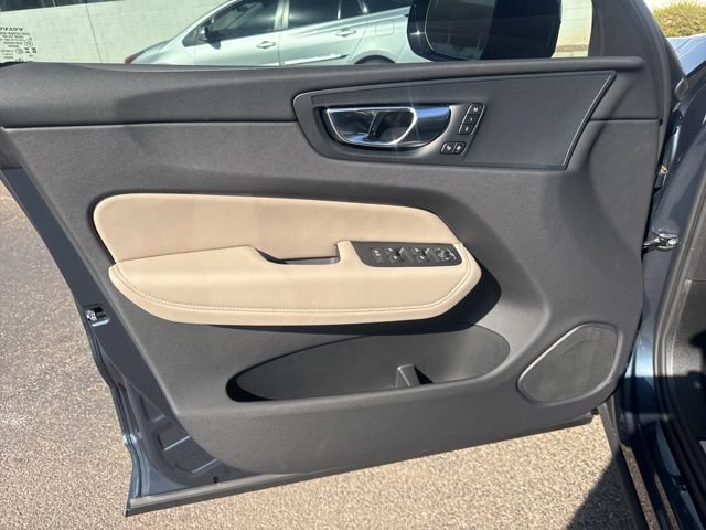 New 2026 Volvo XC60 B5 Plus w/ Protection Package Premier AWD/4WD image 12