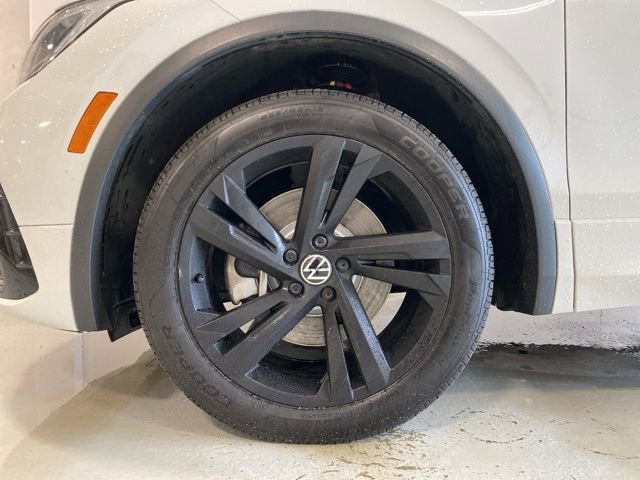 Used 2023 Volkswagen Tiguan SE R-Line image 5