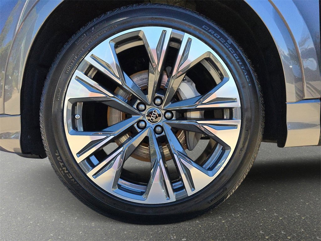 Certified 2025 Audi Q8 Premium Plus image 33