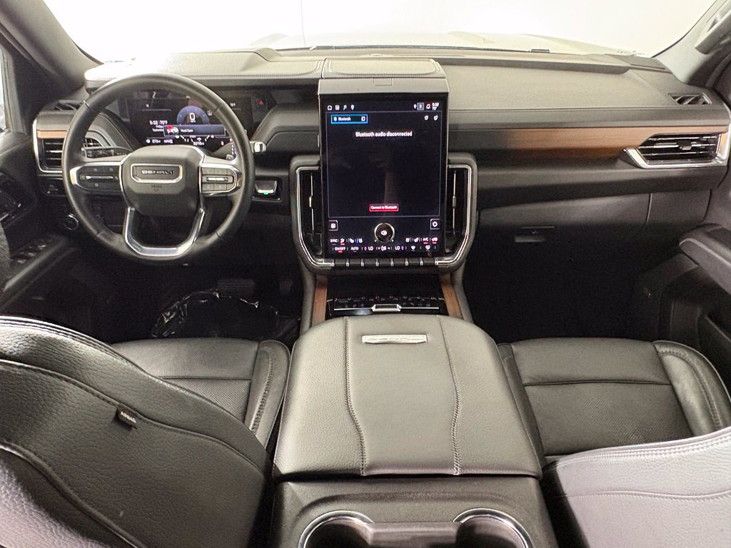 Used 2025 GMC Yukon XL Denali AWD/4WD image 43