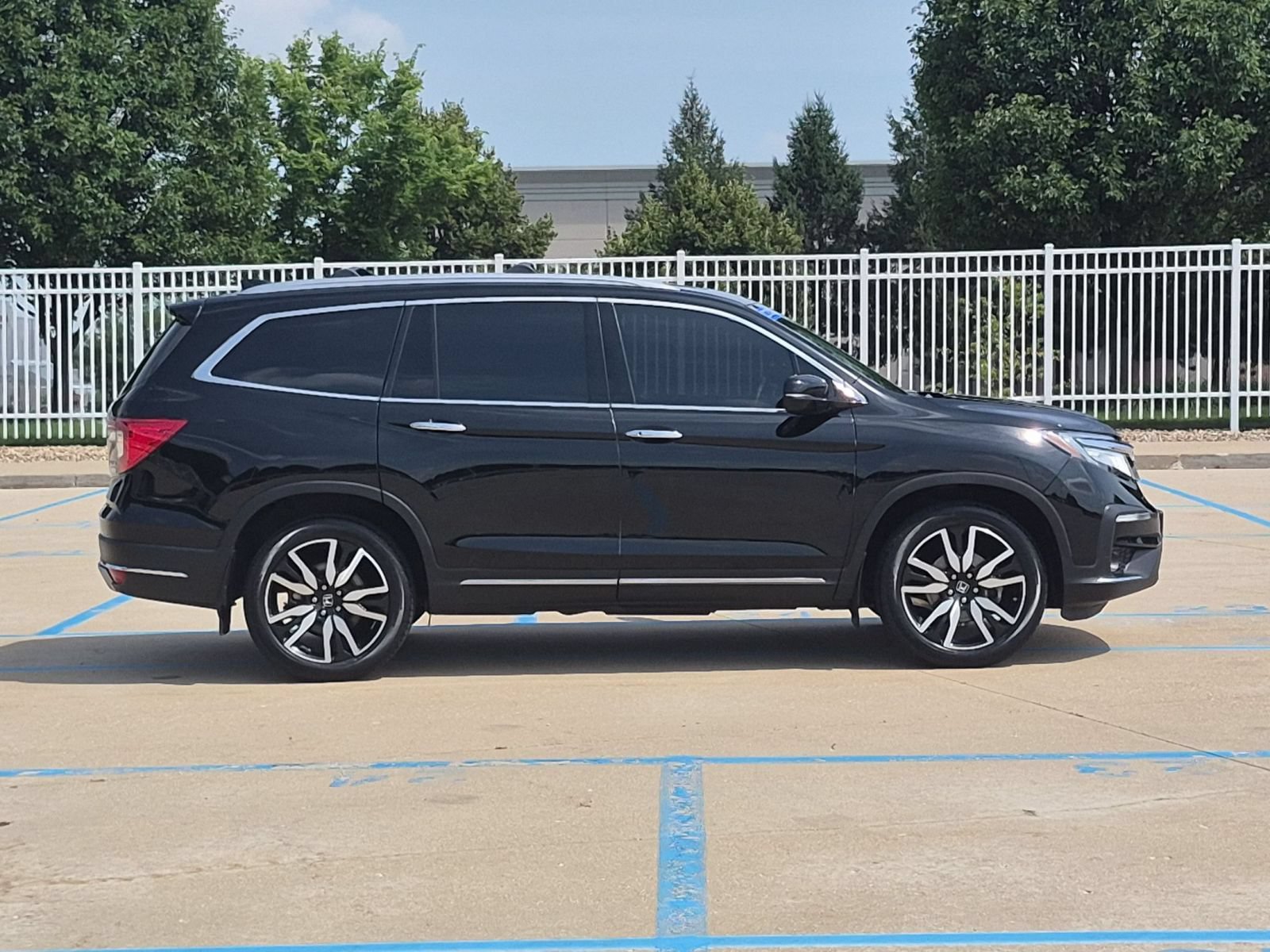 Certified 2022 Honda Pilot Touring image 5