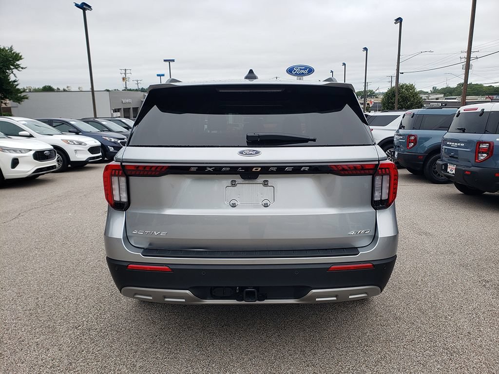 Used 2025 Ford Explorer Active w/ Active Comfort Package AWD/4WD image 6