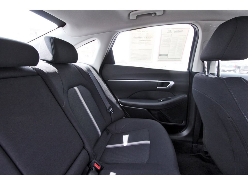 Used 2025 Hyundai Sonata SEL FWD image 13