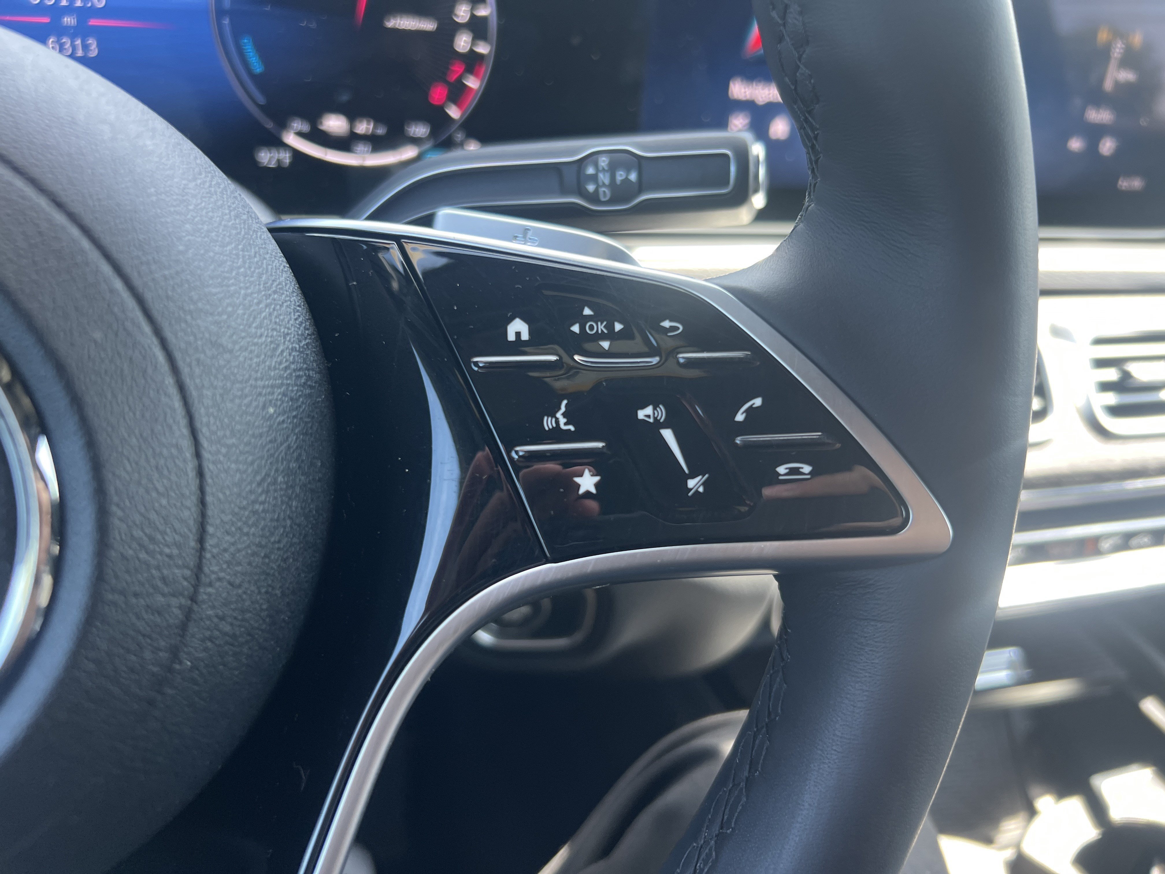 Certified 2025 Mercedes-Benz GLE 450e 4MATIC w/ Driver Assistance Package image 20