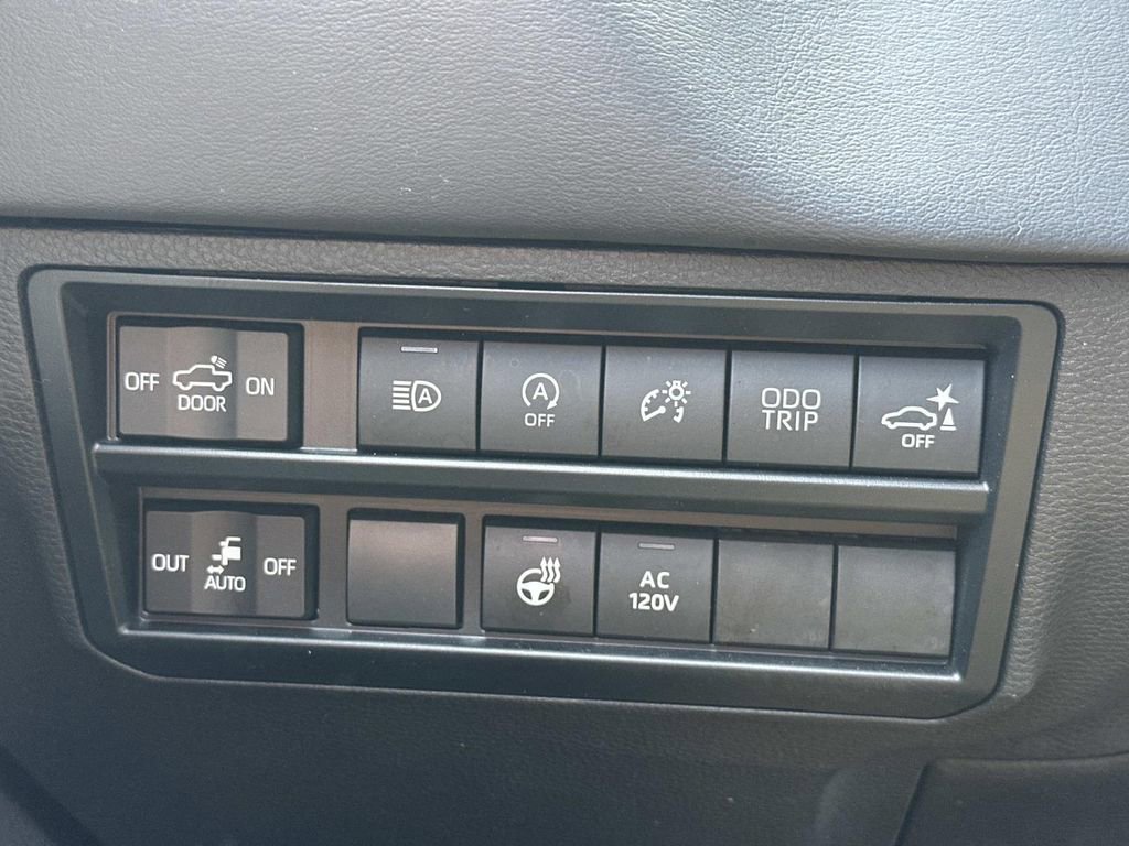 Used 2023 Toyota Tundra Platinum AWD/4WD image 26
