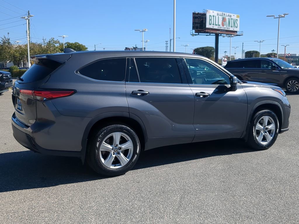 Used 2021 Toyota Highlander LE image 13