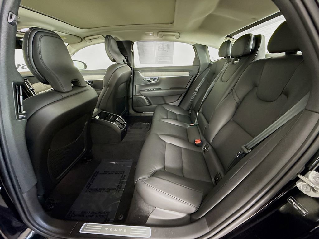 Certified 2025 Volvo S90 B6 Plus image 26