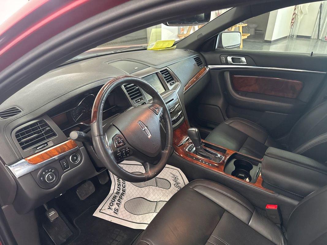 Used 2013 Lincoln MKS AWD image 8