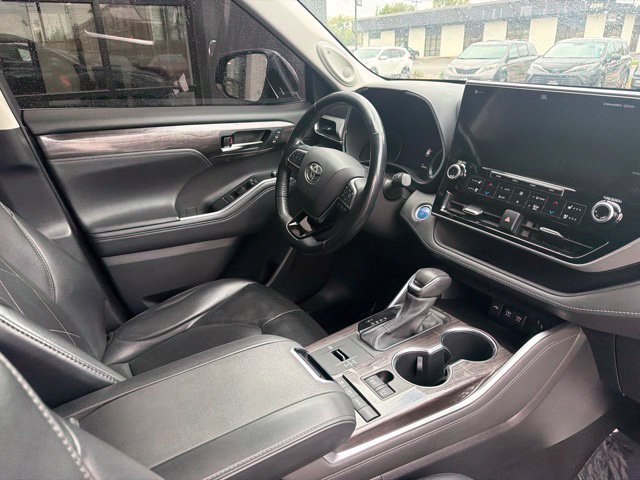 Used 2021 Toyota Highlander Platinum AWD/4WD image 11