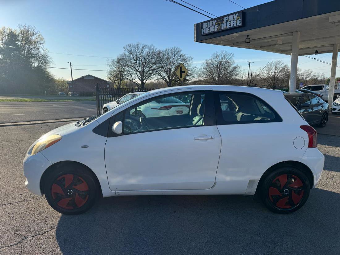 Used 2007 Toyota Yaris 2-Door Hatchback image 4