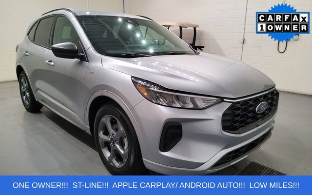 Used 2023 Ford Escape ST-Line w/ Tech Pack #1 FWD image 1