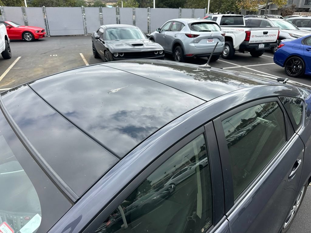 Used 2015 Toyota Prius Four w/ Deluxe Solar Roof Package FWD image 8