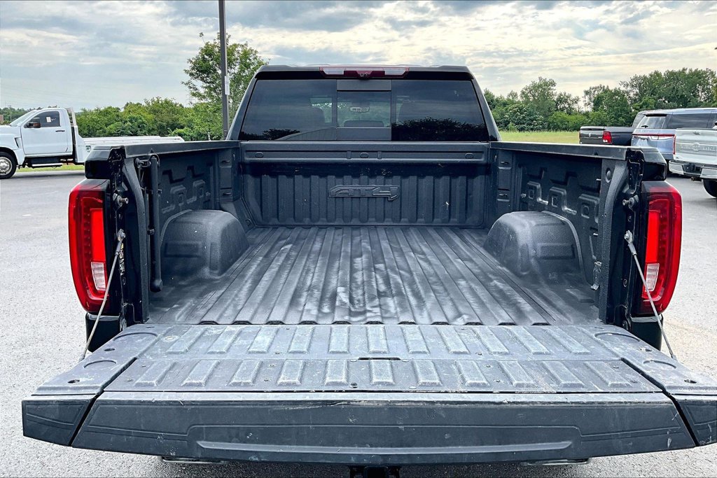 Used 2024 GMC Sierra 1500 AT4 w/ Technology Package AWD/4WD image 9