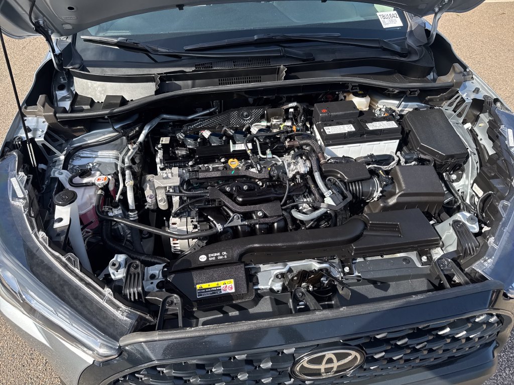 Used 2025 Toyota Corolla Cross L AWD/4WD image 46