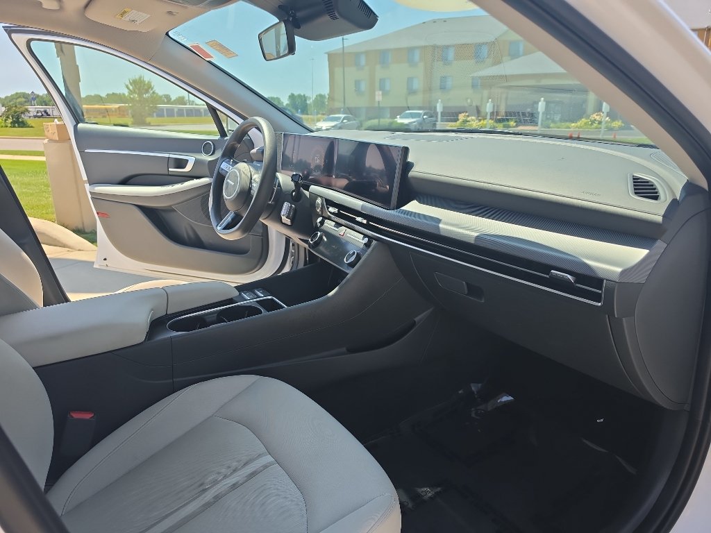 Certified 2025 Hyundai Sonata SEL FWD image 11