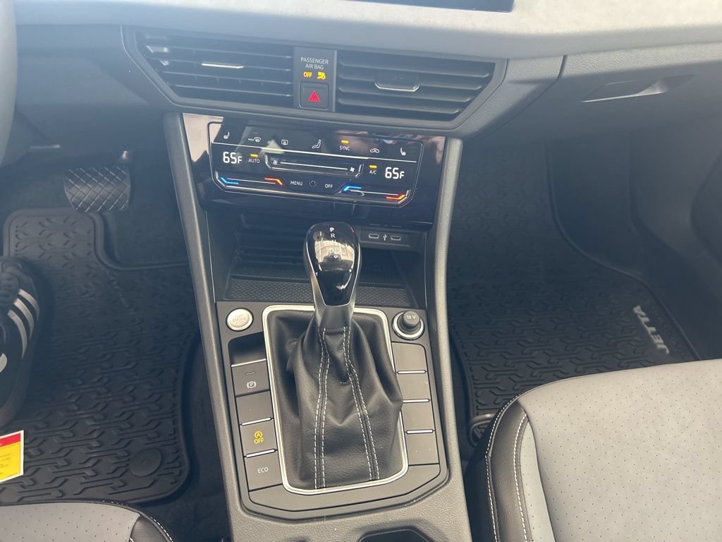 New 2026 Volkswagen Jetta SE FWD image 18