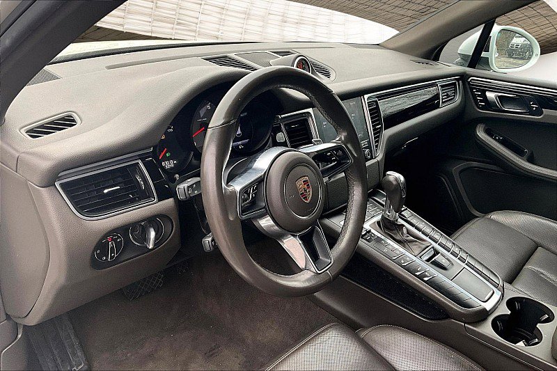 Used 2017 Porsche Macan S image 13