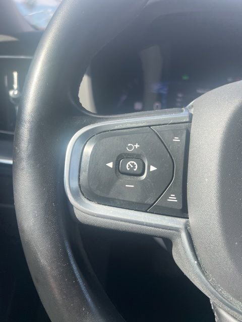 Used 2023 Volvo XC60 B5 Core w/ Climate Package image 11