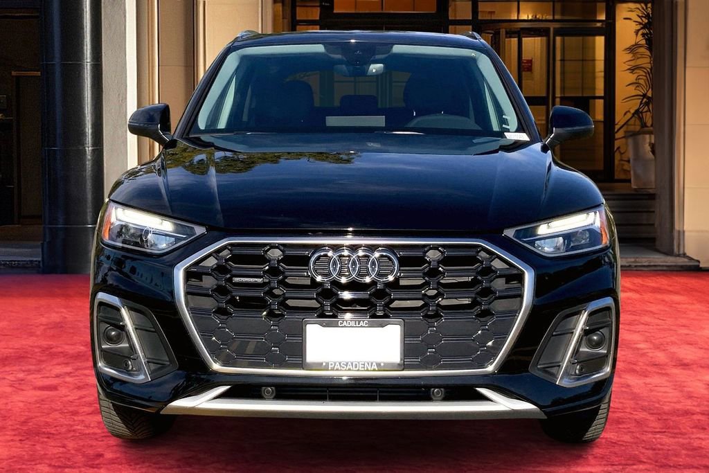 Used 2022 Audi Q5 2.0T Premium w/ Convenience Package image 3