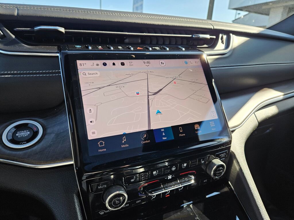 Used 2023 Jeep Grand Cherokee Overland w/ Luxury Tech Group IV image 30