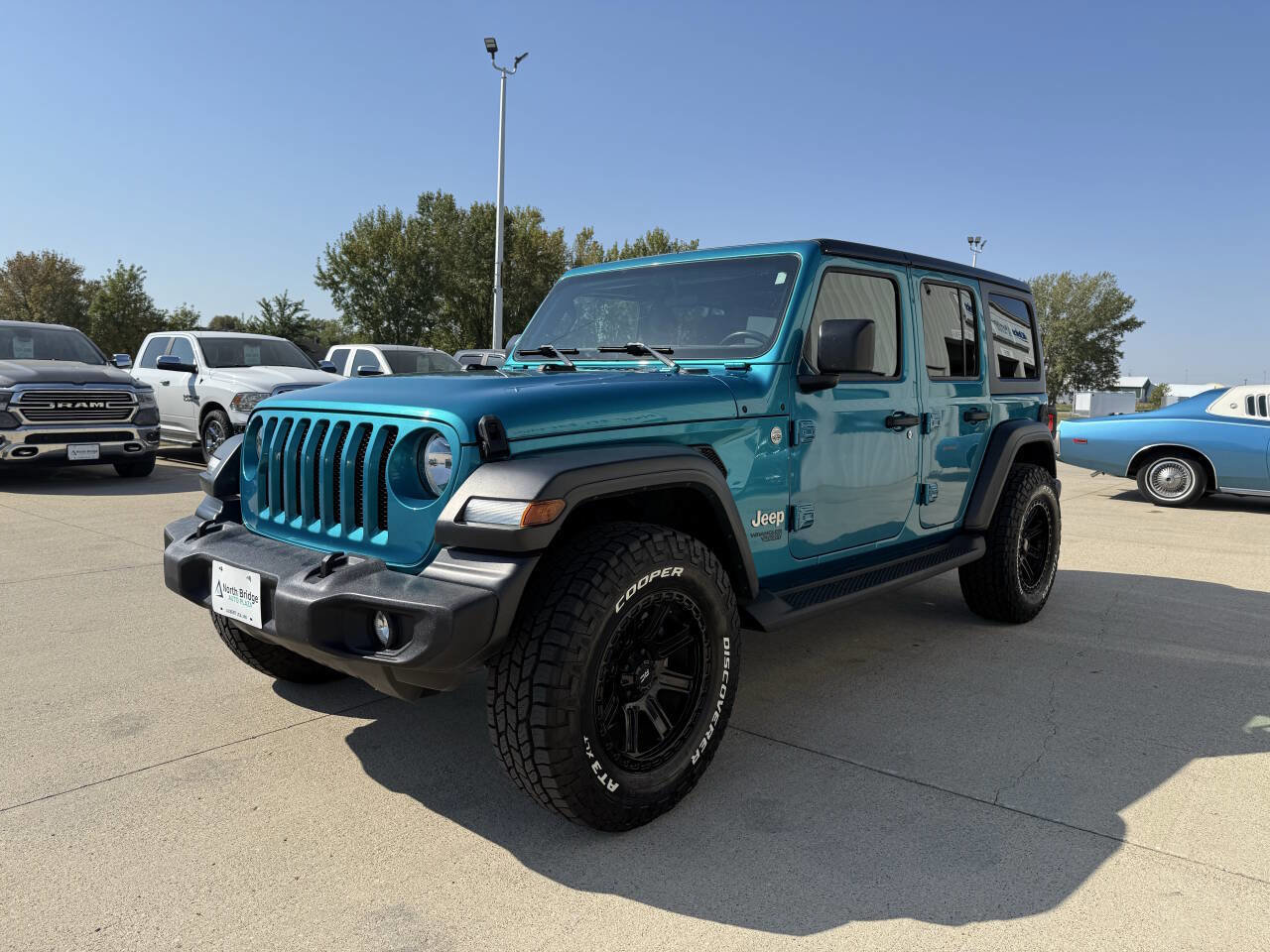Used 2020 Jeep Wrangler Unlimited Sport S image 2