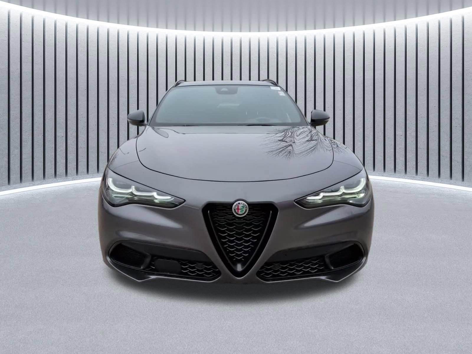 Used 2024 Alfa Romeo Stelvio Veloce AWD/4WD image 18