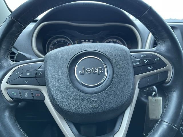 Used 2016 Jeep Cherokee Sport w/ Cold Weather Group image 12