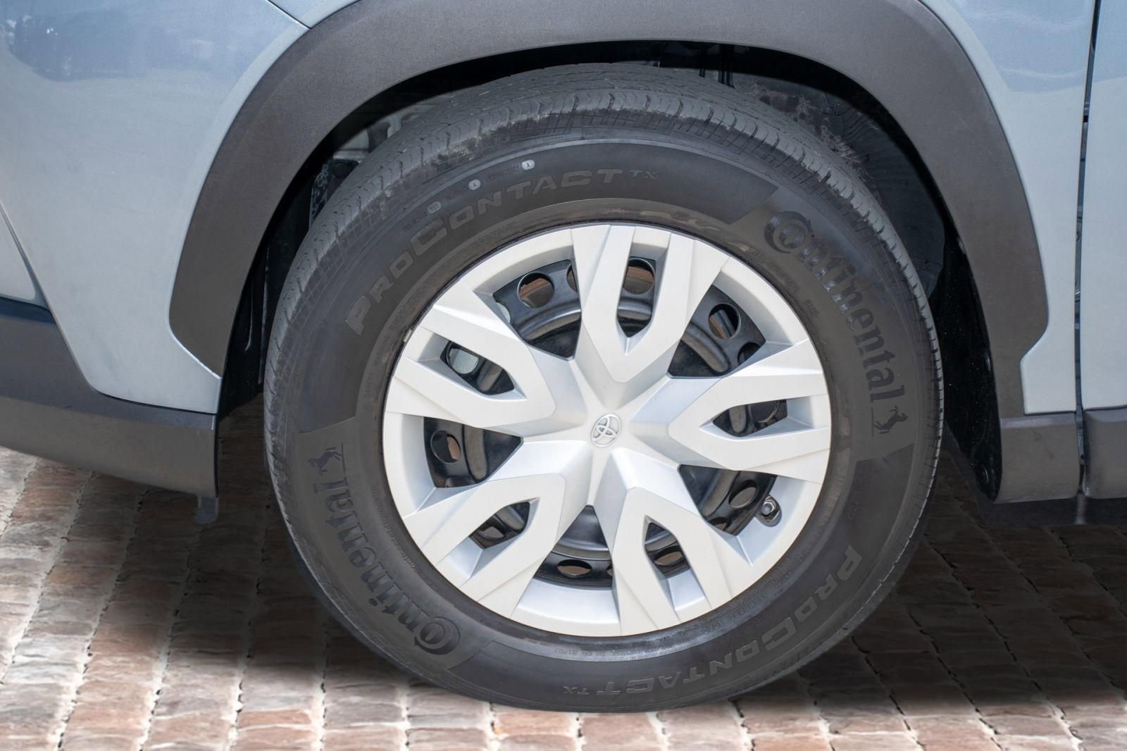 Used 2023 Toyota Corolla Cross L FWD image 37