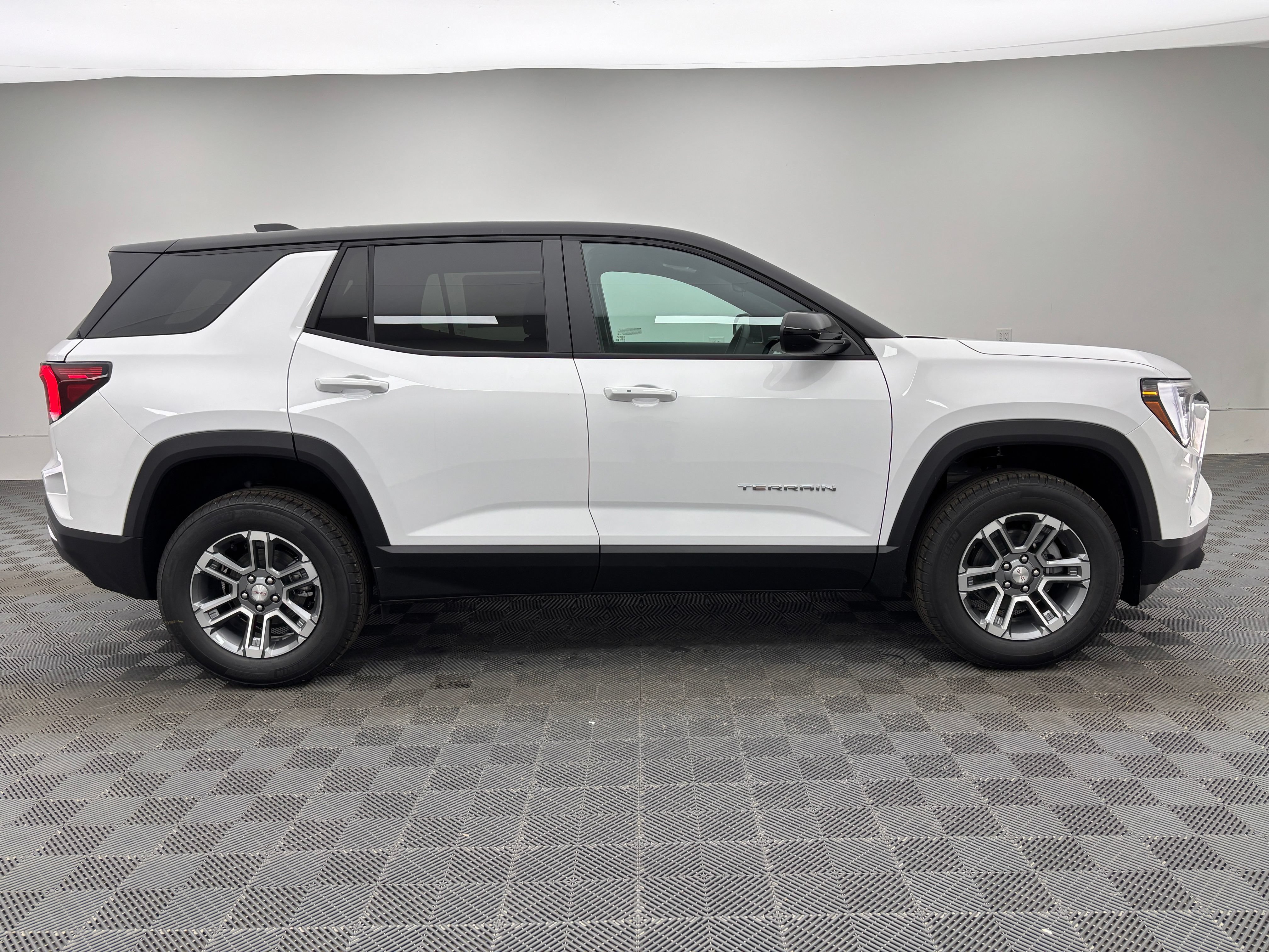 New 2027 GMC Terrain Elevation FWD image 6
