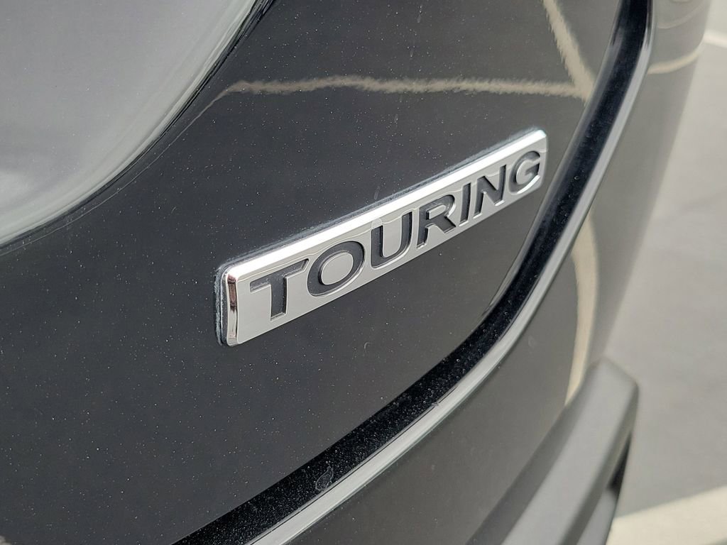 Certified 2025 Honda Pilot Touring image 8