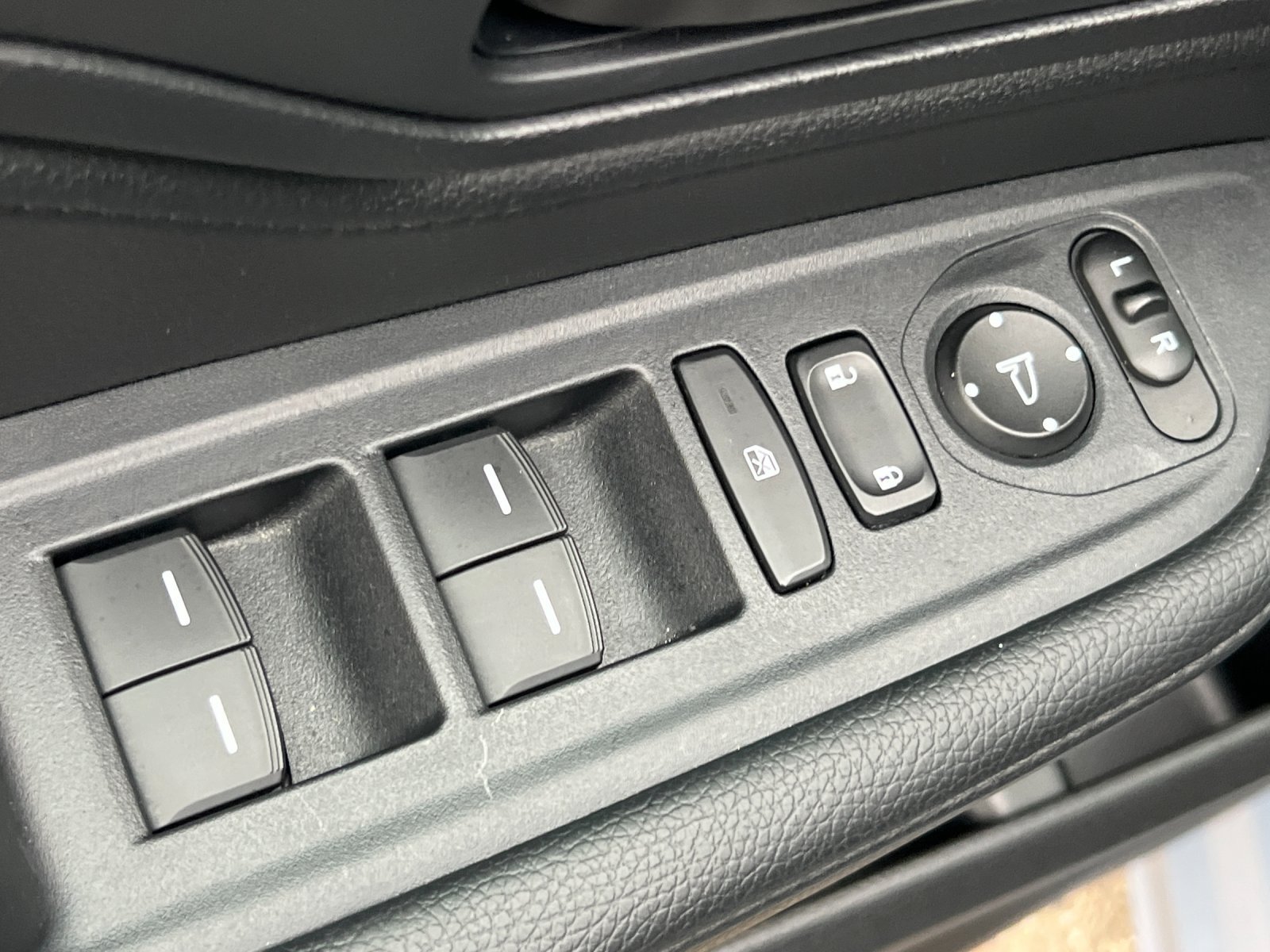Used 2025 Honda Odyssey Sport-L image 12