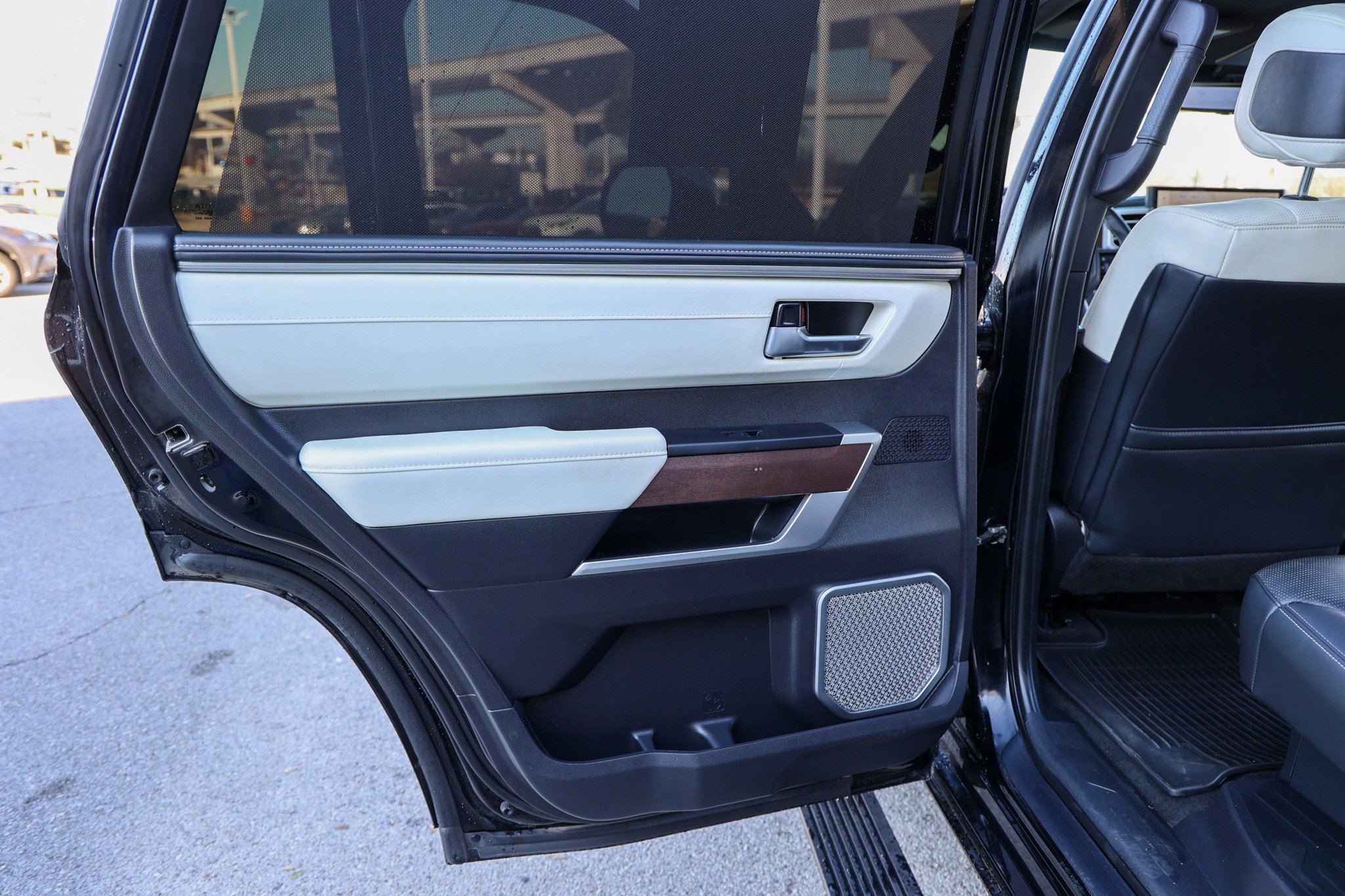 Used 2023 Toyota Sequoia Capstone image 41