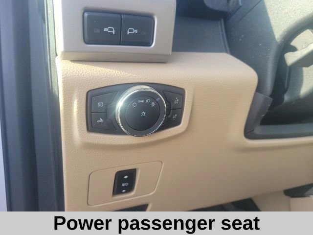 Used 2017 Ford F250 Lariat w/ Chrome Package image 12