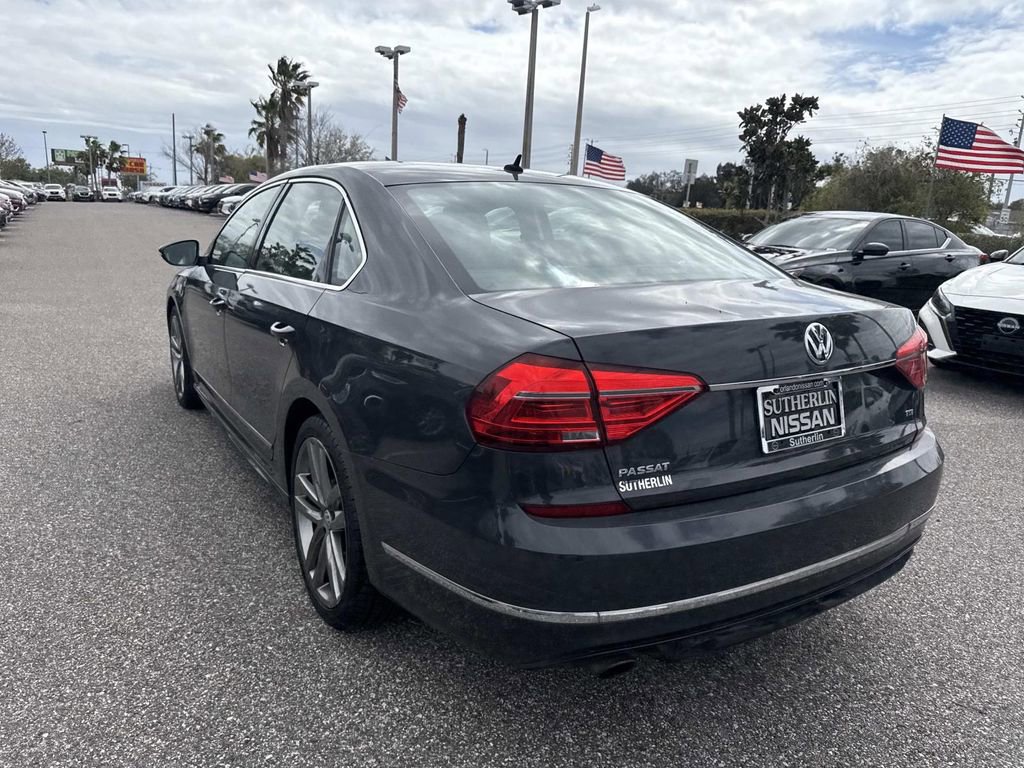 Used 2016 Volkswagen Passat 1.8T R-Line w/ R-Line Lighting Package image 6
