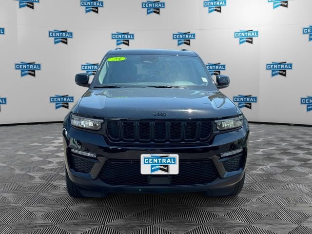 Used 2023 Jeep Grand Cherokee Limited w/ Black Appearance Package AWD/4WD image 9