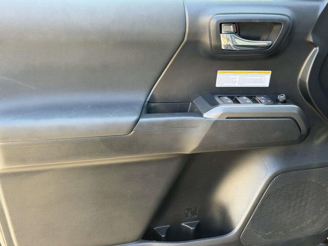 Used 2019 Toyota Tacoma TRD Off-Road image 11