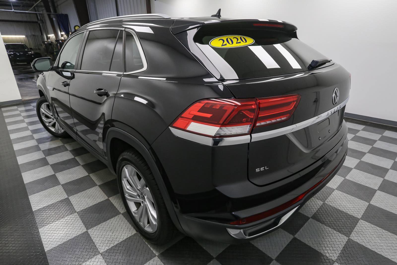 Certified 2020 Volkswagen Atlas Cross Sport SEL image 11