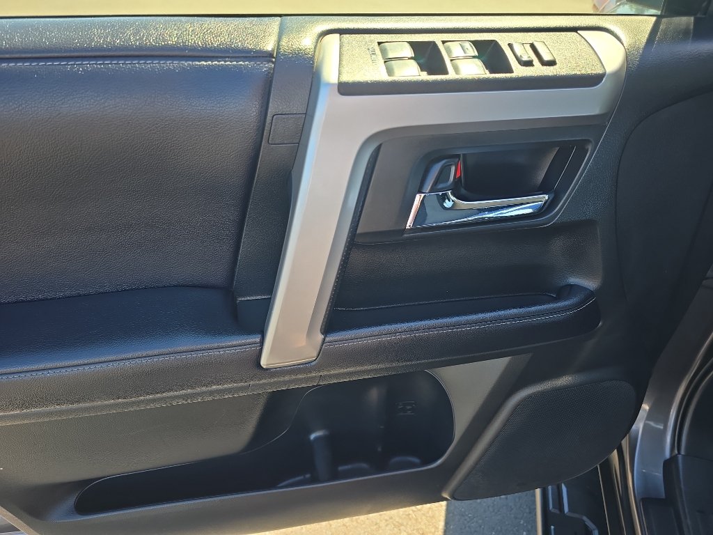 Certified 2019 Toyota 4Runner SR5 AWD/4WD image 11
