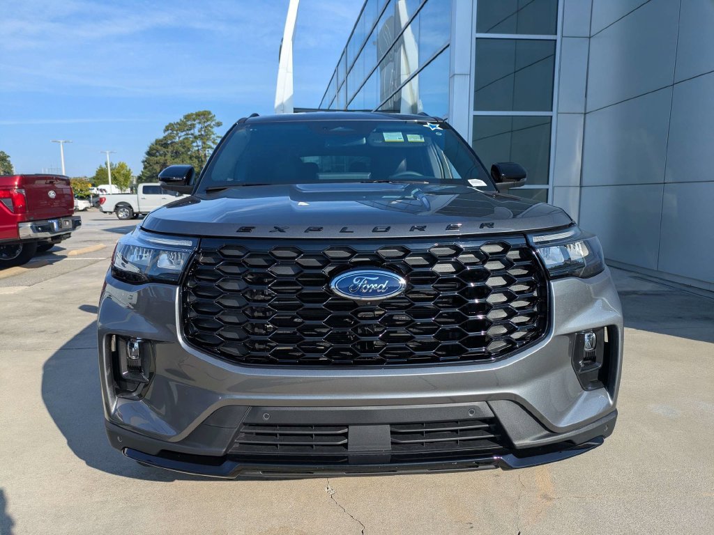 New 2026 Ford Explorer ST-Line w/ ST-Line Street Pack RWD image 8