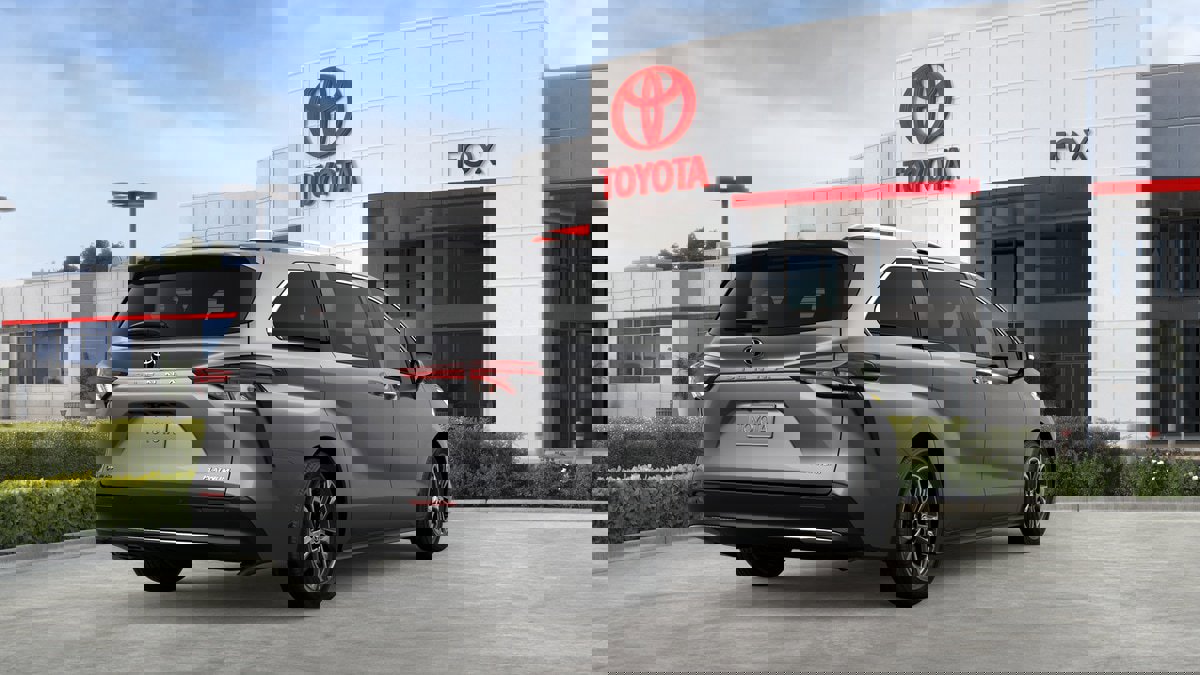 New 2026 Toyota Sienna Platinum AWD/4WD image 9