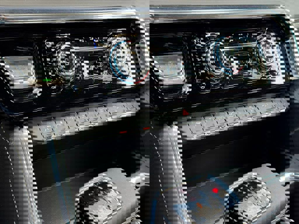 Used 2025 GMC Sierra 1500 Denali Ultimate image 37