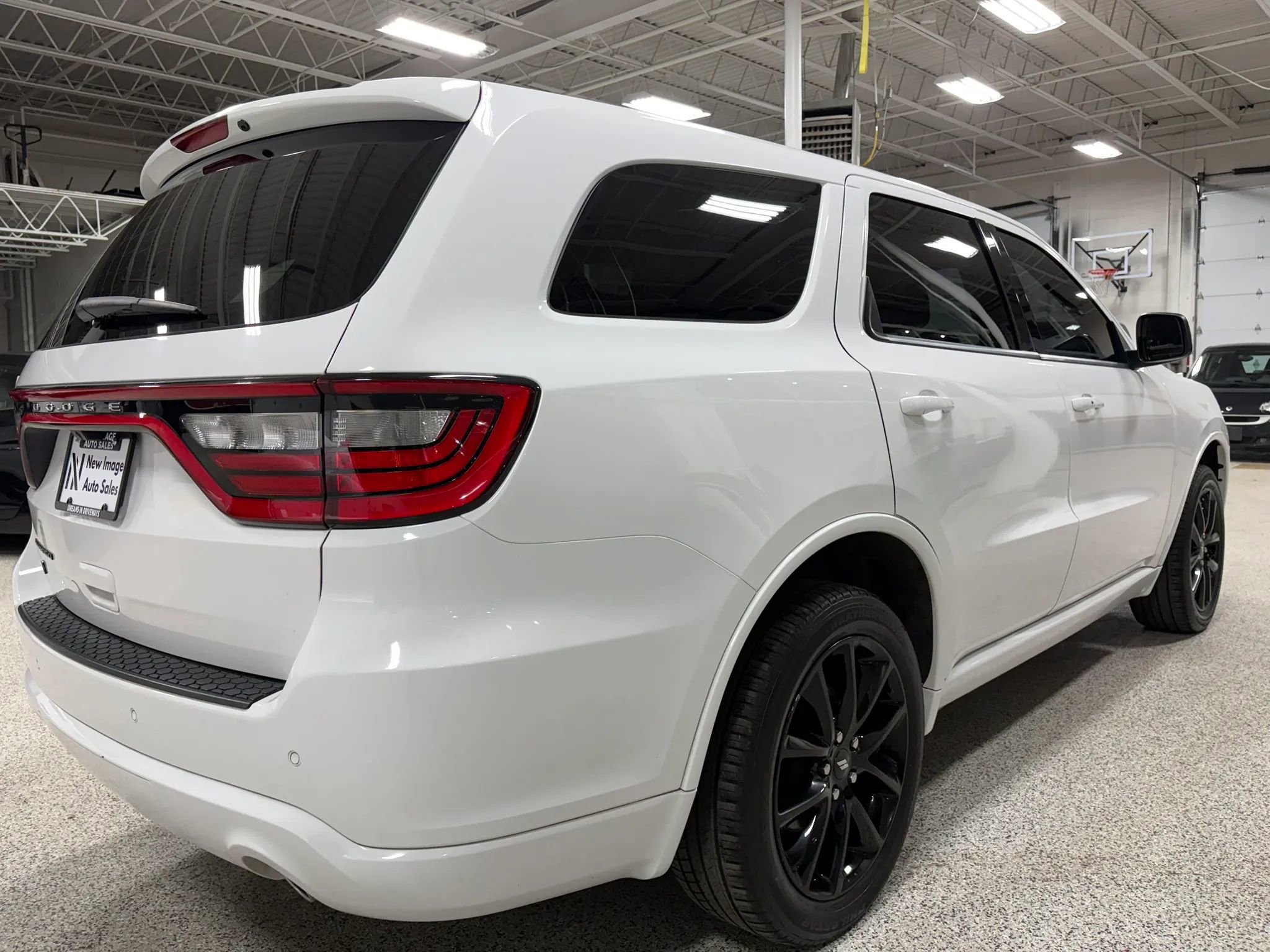 Used 2019 Dodge Durango SXT AWD/4WD image 2